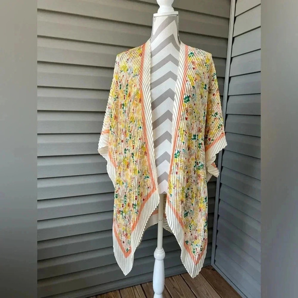 Banana Republic CRINKLE PRINT WRAP - Picture 1 of 5